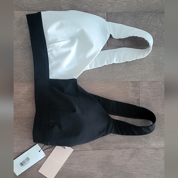 VAARA - Bicolor Top - Picture 3 of 7